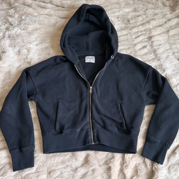 A&F crop zip hoodie - Picture 3 of 4